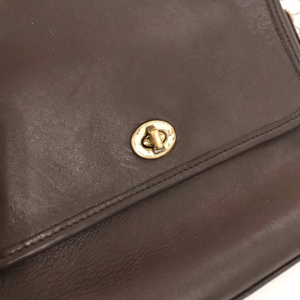 Vintage Coach 9870 Classic Brown Leather Crossbody Bag - Picture 4 of 13